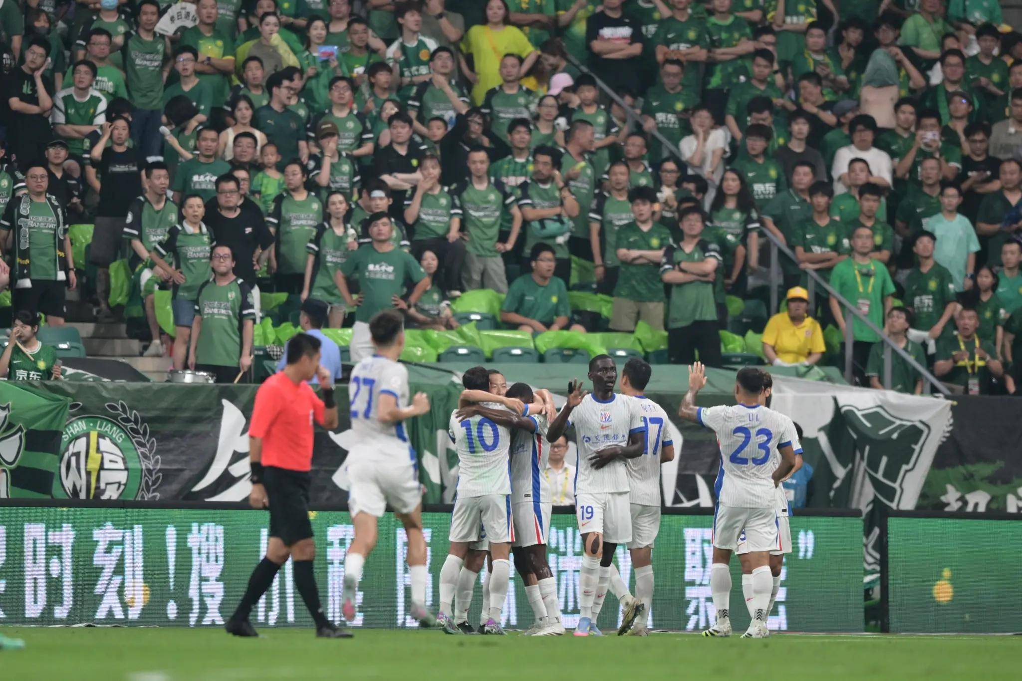 上海申花客场挑战国安，焦点大战上演