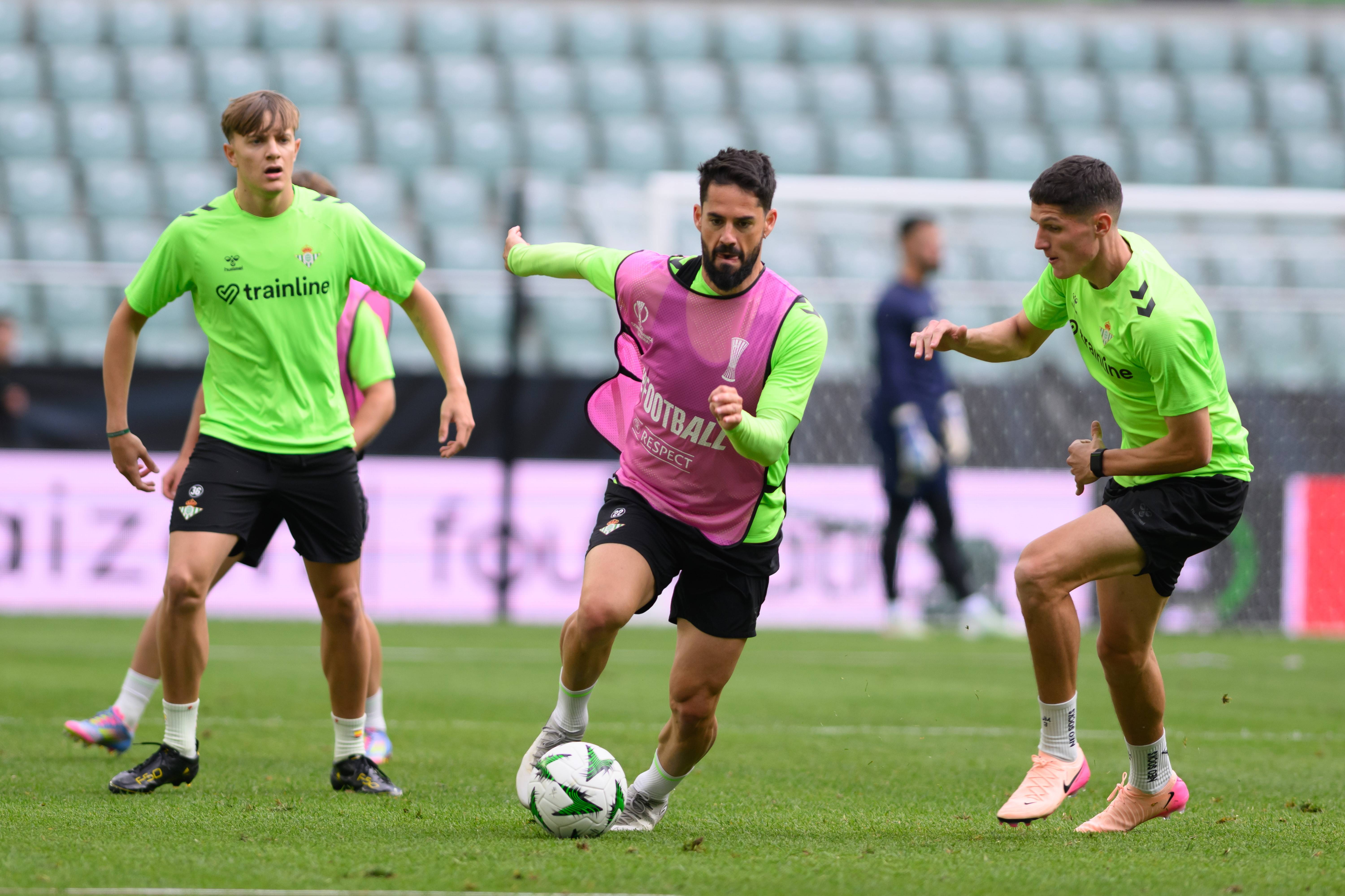 马德里竞技西甲击败皇家贝蒂斯莫拉塔头球破门(皇家马德里对皇家贝蒂斯)