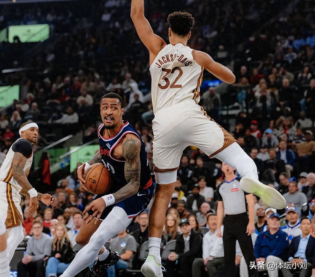 洛杉矶快船NBA战胜金州勇士莱昂纳德中投命中(洛杉矶快船vs金州勇士)