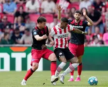 埃因霍温荷甲战胜阿贾克斯，德容表现出色的简单介绍