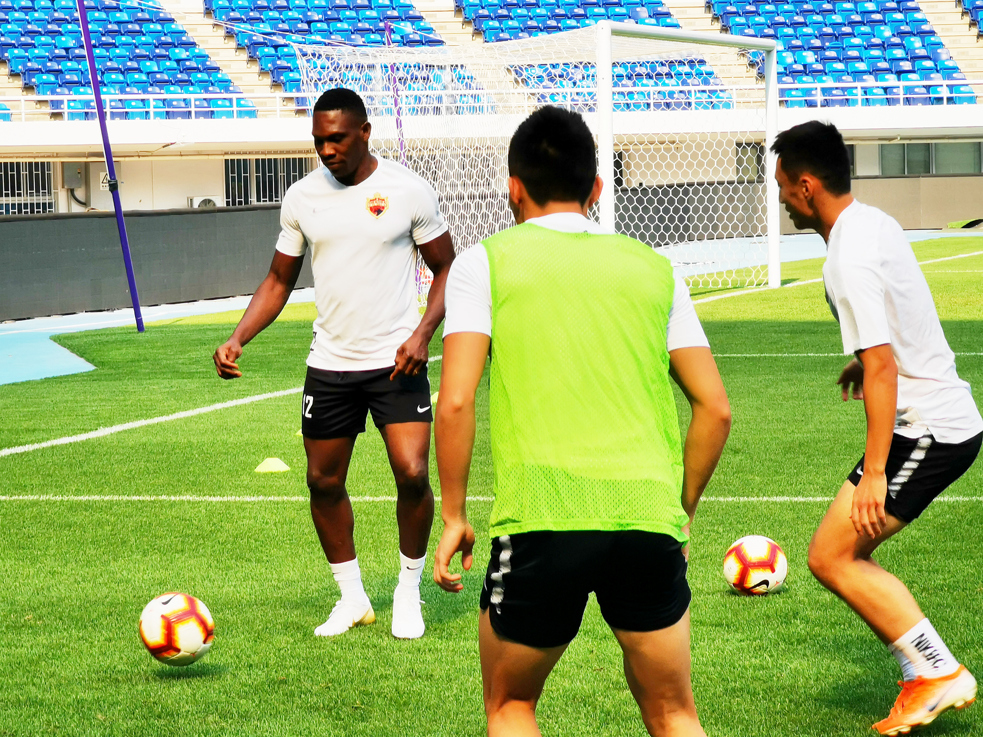 攻防转换节奏加快，整体速度明显提升